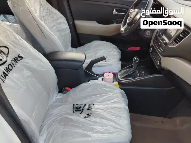 كيا كارينز خليجي ابيض 2014