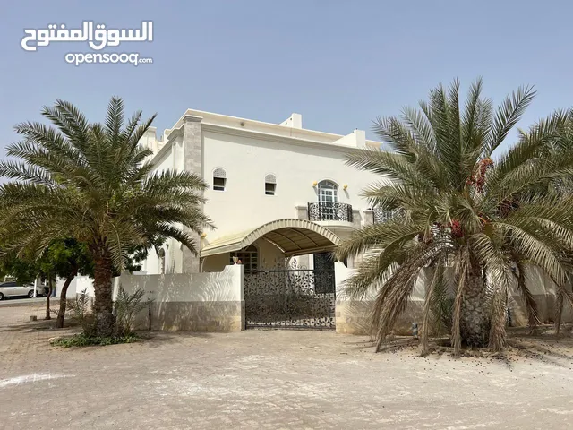 luxury big villa near to almoujفيلا راقيه بموقع مميز مقابل الموج تصلح لبعض الانشطه التجاريه