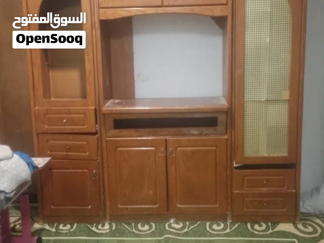 بوفيه خشب مستعمل خشبه لاتيه بحاجة لصيانة    خفيفة