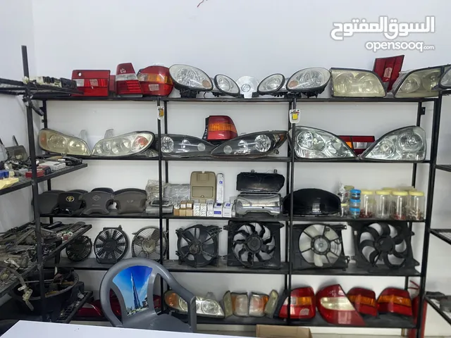 محل للبيع مع الأغراض قطع غيار كهربائي سيارات
