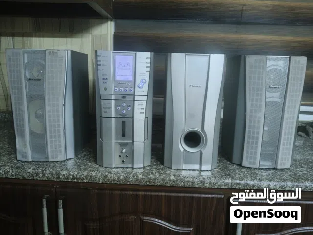 بانيير مسرحي بشغل دفدي واوكس وشريط وراديو