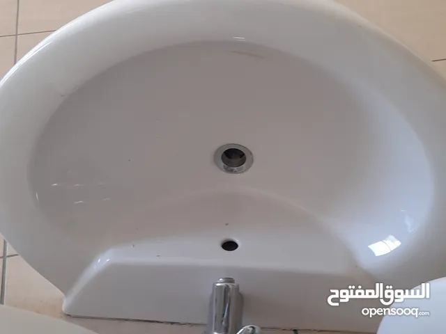 مغاسل و اطقم صحيه للحمامات للبيع