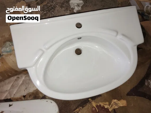 5 مغاسل حمامات و2كراسي حمامات عربي وأربع احواض استحمام بانيوهات