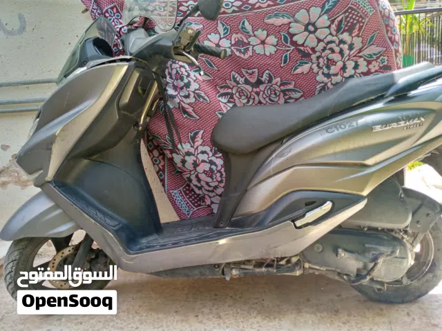 2021 سوزوكي Burgman 200