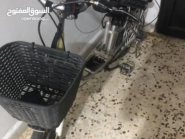 دراجة كهربائية و بسكليت كهربائي بحالة ممتازة لا، ينقصهم شيئ