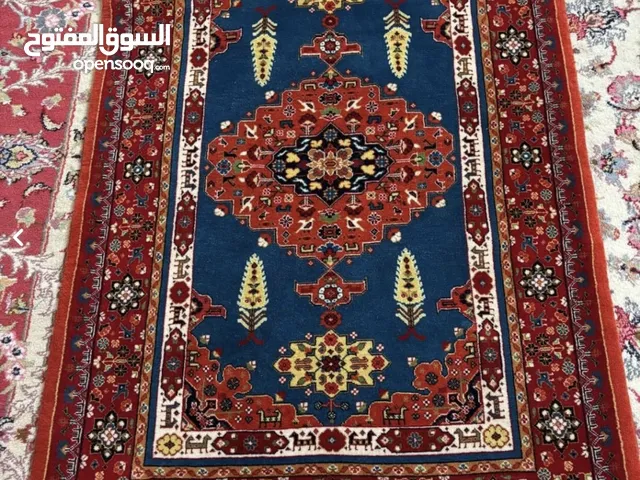 سجادة منسوجة يدويًا مع الكثير من خيوط الحرير والميرينو