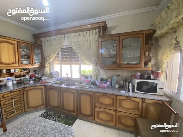 208m2 4 Bedrooms Apartments for Rent in Amman Um El Summaq