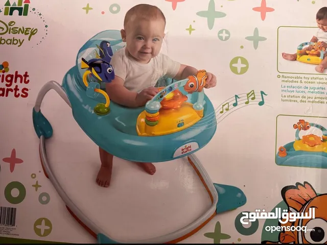 مشاي ( كراجه ) مميزه جداً جداً من ماركه Bright Starts لون مناسب جداً