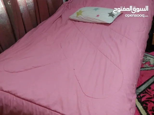 تخت مفرد ونص وكومودينه جوايكو للبيع مستعمل