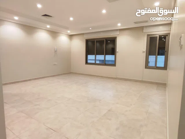 250 m2 3 Bedrooms Apartments for Rent in Hawally Jabriya