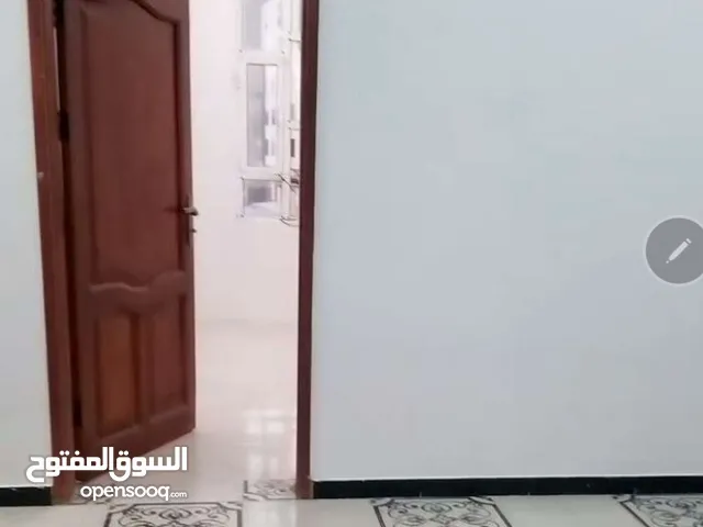 100 m2 4 Bedrooms Apartments for Rent in Sana'a Bayt Baws
