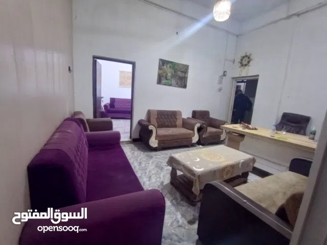 شقة تؤجر للشركات و المكاتب و الموظفين و الطلبه في الطويسة أرضية ضمن بنايه