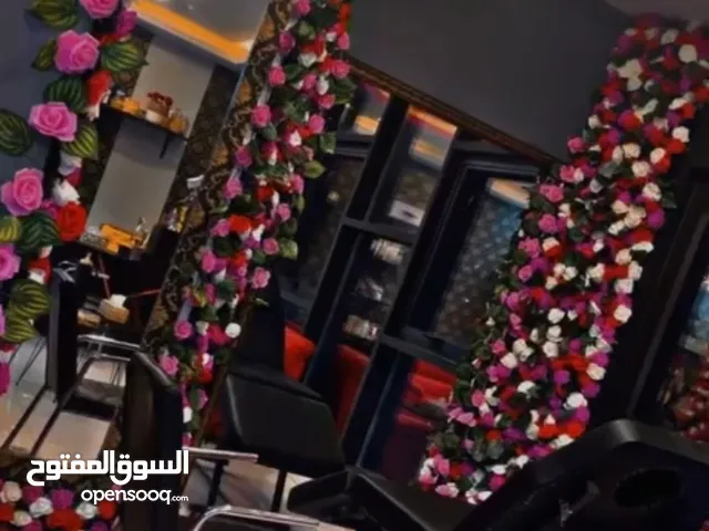 صالون سيدات شغال ممتاز في موقع ممتاز جدا للبيع لعدم التفرغ