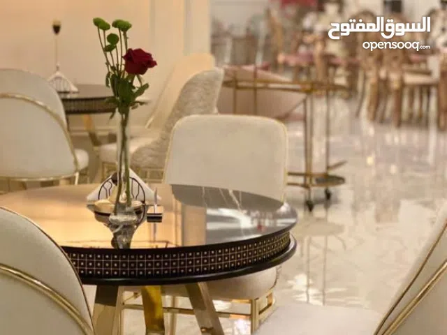 طاولات طعام مستعلمة للبيع