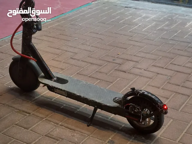 سكوتر كهربائي نظبف للبيع