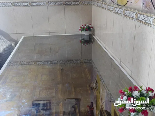 ميز طعام مستعمل جدا تحفه