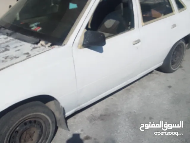 اوبل كاديت للبيع على ضربتها مرخص لواحد 8 ماتور 16 حلاب استرا للبيع بسعر مغري للتواصل ماسنجر او على