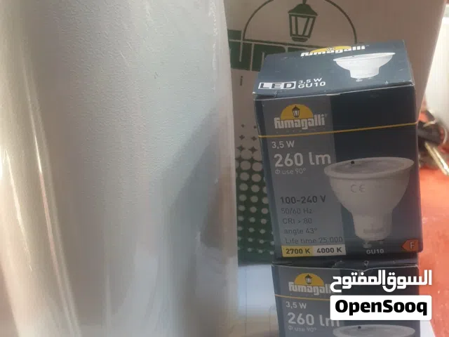 اضويه جداريه علويه وسفليه صناعه ايطالي اصلي 4 حبات