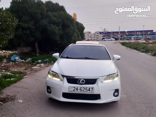 سياره لكزس سي تي 2012 ابيض  الفحص مرفق مع الصور