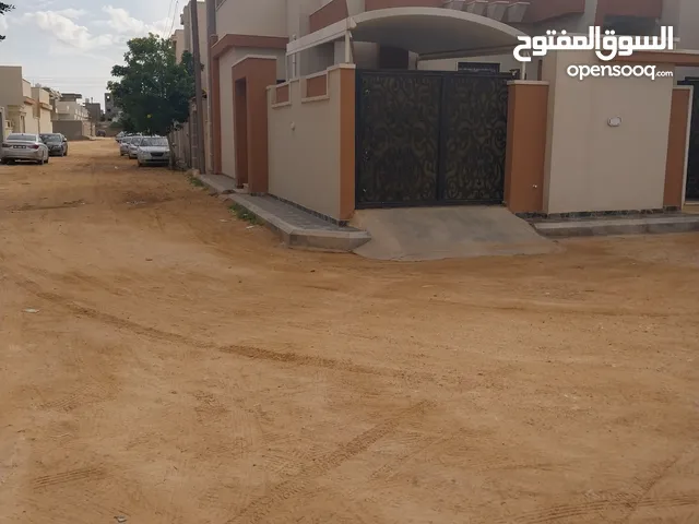 210 m2 3 Bedrooms Townhouse for Sale in Tripoli Airport Road