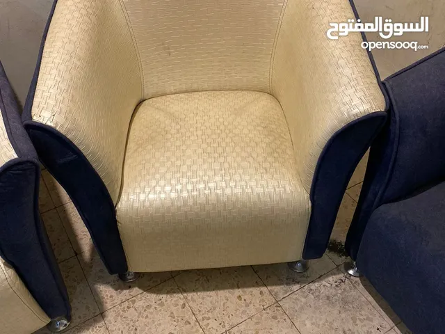طقم كنب مكون من 14 كنباي مفرد و 2 مزوج السعر 100 دينار اردني