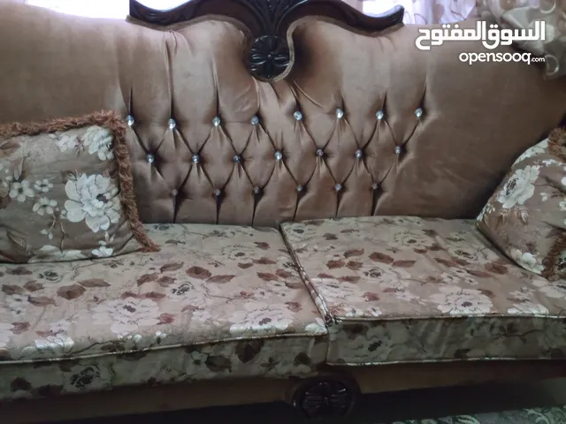 كنب 7 مقاعد مستعمل نظيف جدا للبيع
