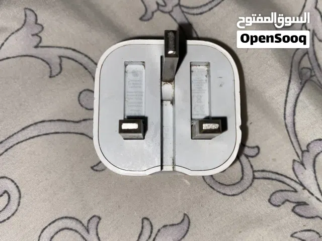 راس شاحن اصليه بحاله ممتازة