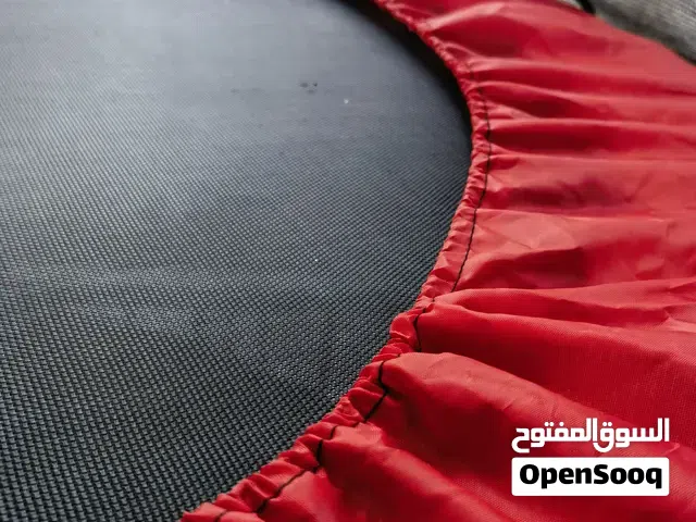 ترامبولين اطفال تحمل وزن لغاية 100 كغم آمنه مع شبك حمايه واعمده مغطيه بالسفنج سهلة الضب مكفوله