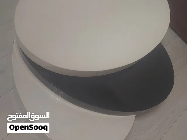 طاولة ضيوف متحركة