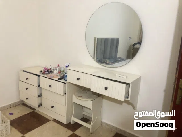 فرصة مميزة: غرفة نوم ملكية (تصميم عصري) للبيع في عدن
