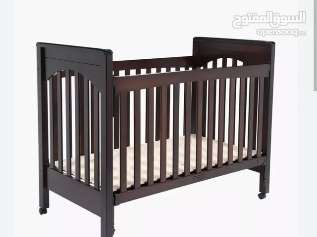 سرير اطفال للبيع