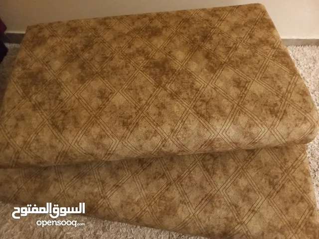 4 فراشات و 4 مساند شبه جدد ارتفاع فراشات 20 سم ب 250 دينار