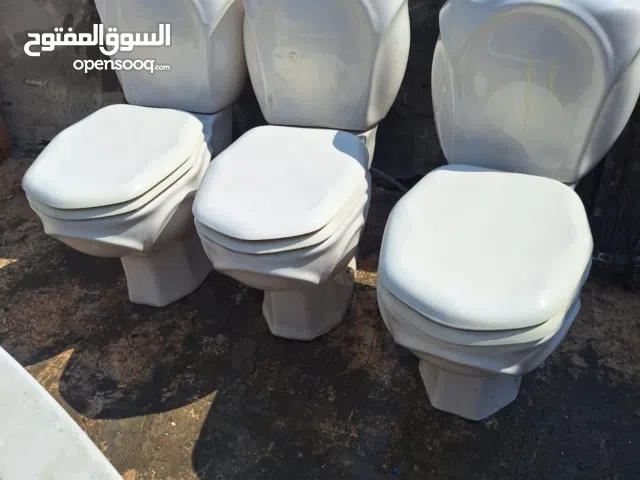 اطقم حمامات ديروفيت بانيو مع حوض مع تواليت استعمال خفيف وحالة ممتازة