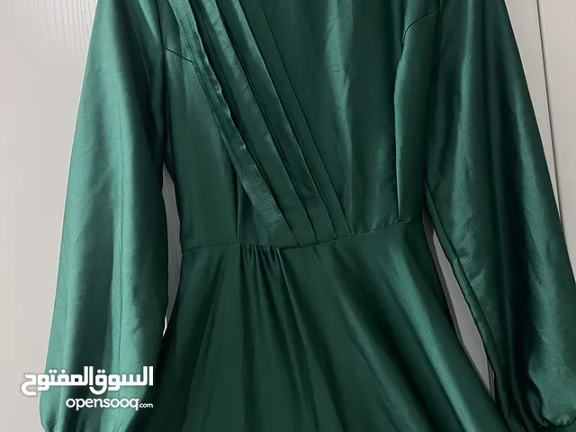 فساتين ملبوسات مره وحده يوجد توصيل الزتوني اريده ب18 المشمي ب20