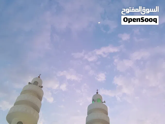 فرصة استثمارية مميزة – محل مناسب لمطعم للإيجار محل بموقع حيوي في بين الجسرين، يبعد حوالي 500 متر
