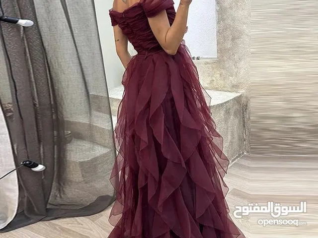 فستان للبيع