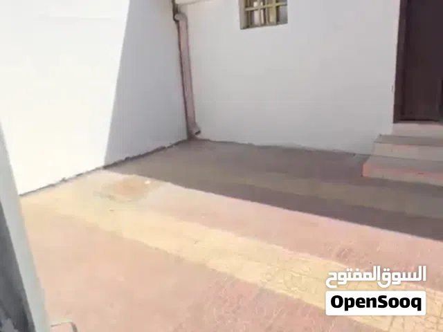 شقه للايجار الشهري صحار  الايجار شامل