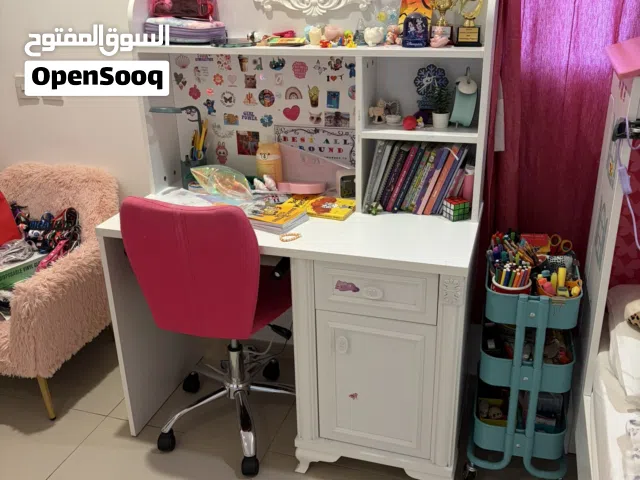 Kids table and chair