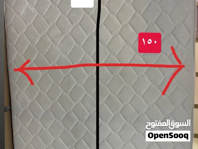 للبيع مترس لغرفه نوم بحاله ممتازه نظيف
