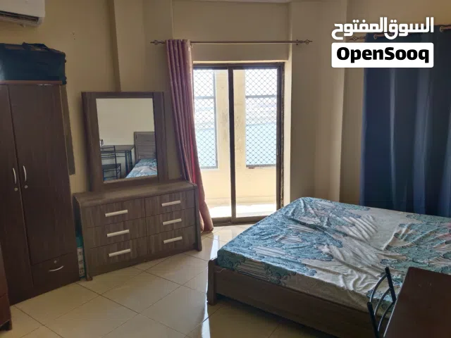 غرفة مفروشة مع بلكونة على البحر للايجار بنات فقط