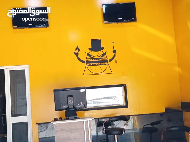 محل الإيجار في الرحبه أرض بن علي بالمعدات كامل مطعم