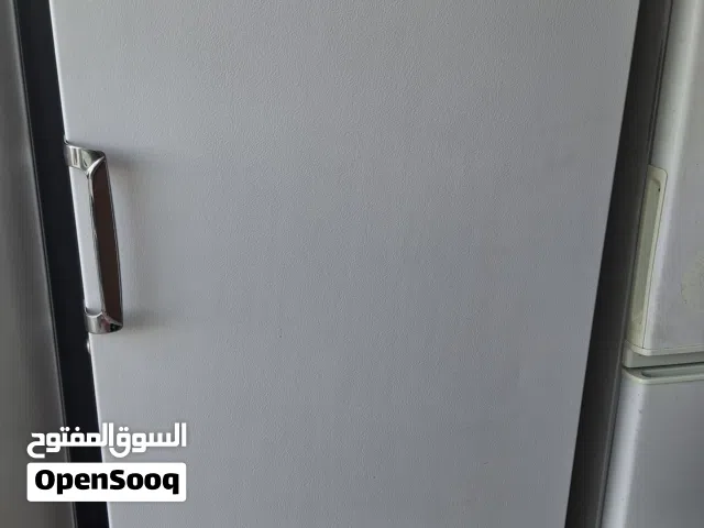 فريزر نوع كالفنيتور امريكي حجم 450 لتر تبريد هواء واسع جدا والسعر شامل التوصيل داخل عمان