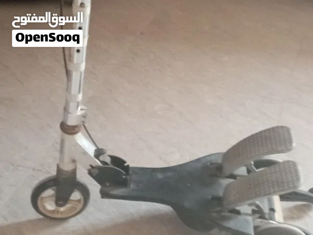 سكوتر ثلاث عجلات مع بريك