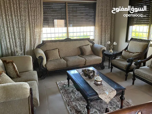 غرفة ضيوف كاملة مكونة من طقم كنب + طاولة سفرة + فضية + دنسوار