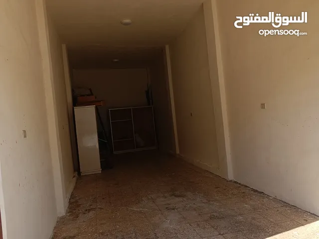 مخزن ومستودع للايحار في دابوق