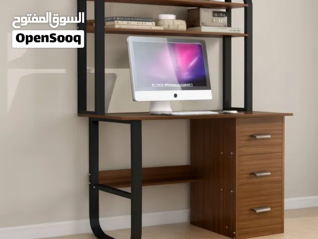 مكتب كبير و خشبي