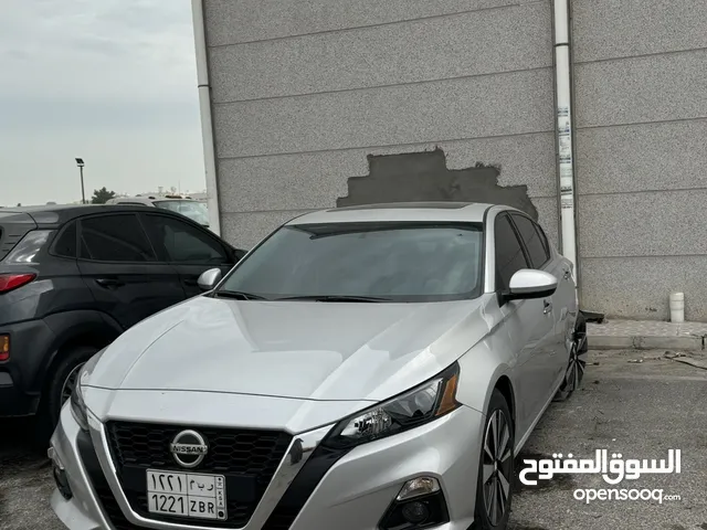 Nissan Altima SV in Dammam
