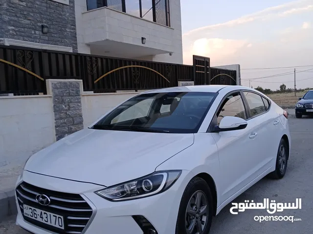 هيونداي افانتي 2018 AD