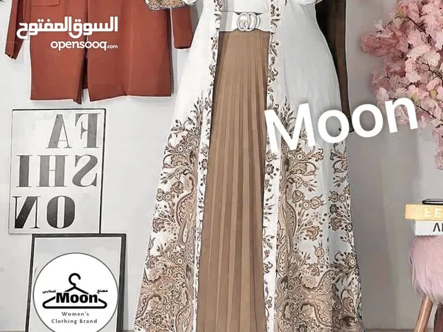 الطقم اللي هيخليكي تقولي “واو!” من أول نظرة وصـل عند Moon... طقم 4 قطع تحفـــــــــة!