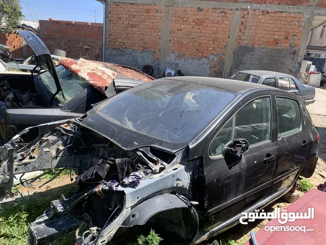 سيارة بيع أي قطاع فيها